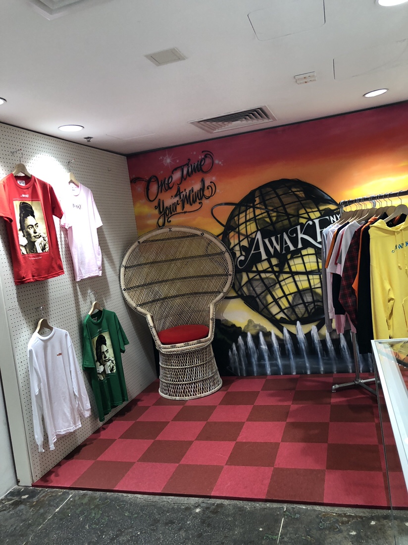 Dover Street Market NY とは SnkrsNYC